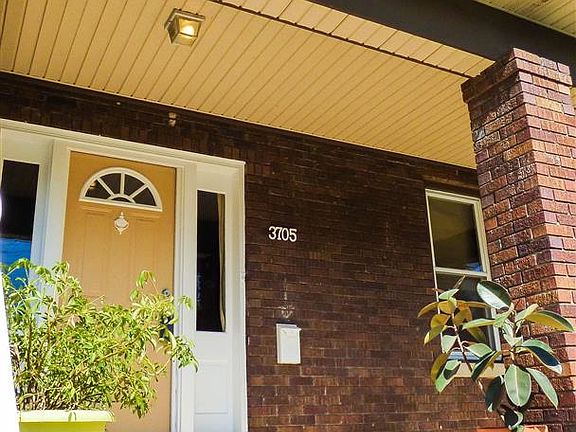 5th image of 3705 Lovell Ave
