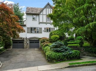 165 W Brookside Dr, Larchmont, NY 10538
