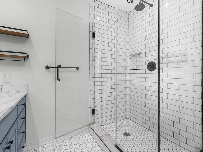563 Hambrick Rd — Photo 10