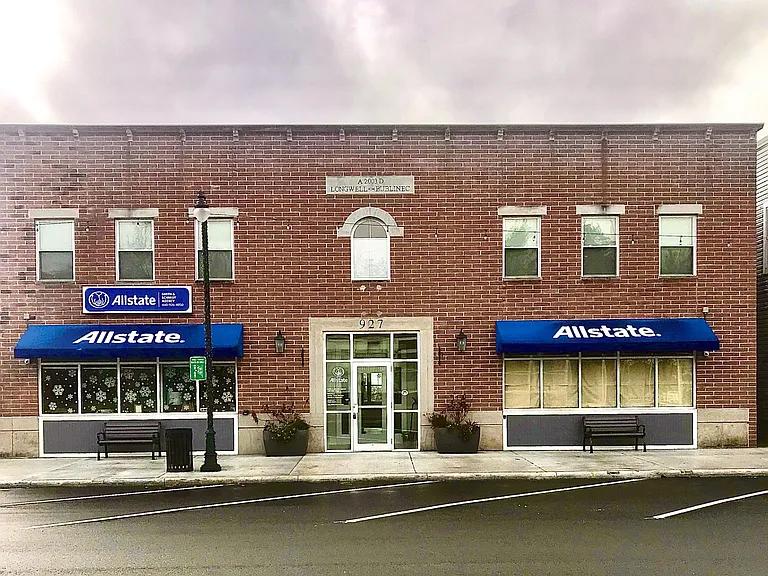 927 Main St — Photo 2