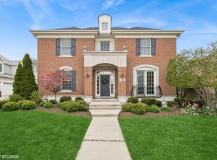 1608 Saratoga Ln, Glenview, IL 60026