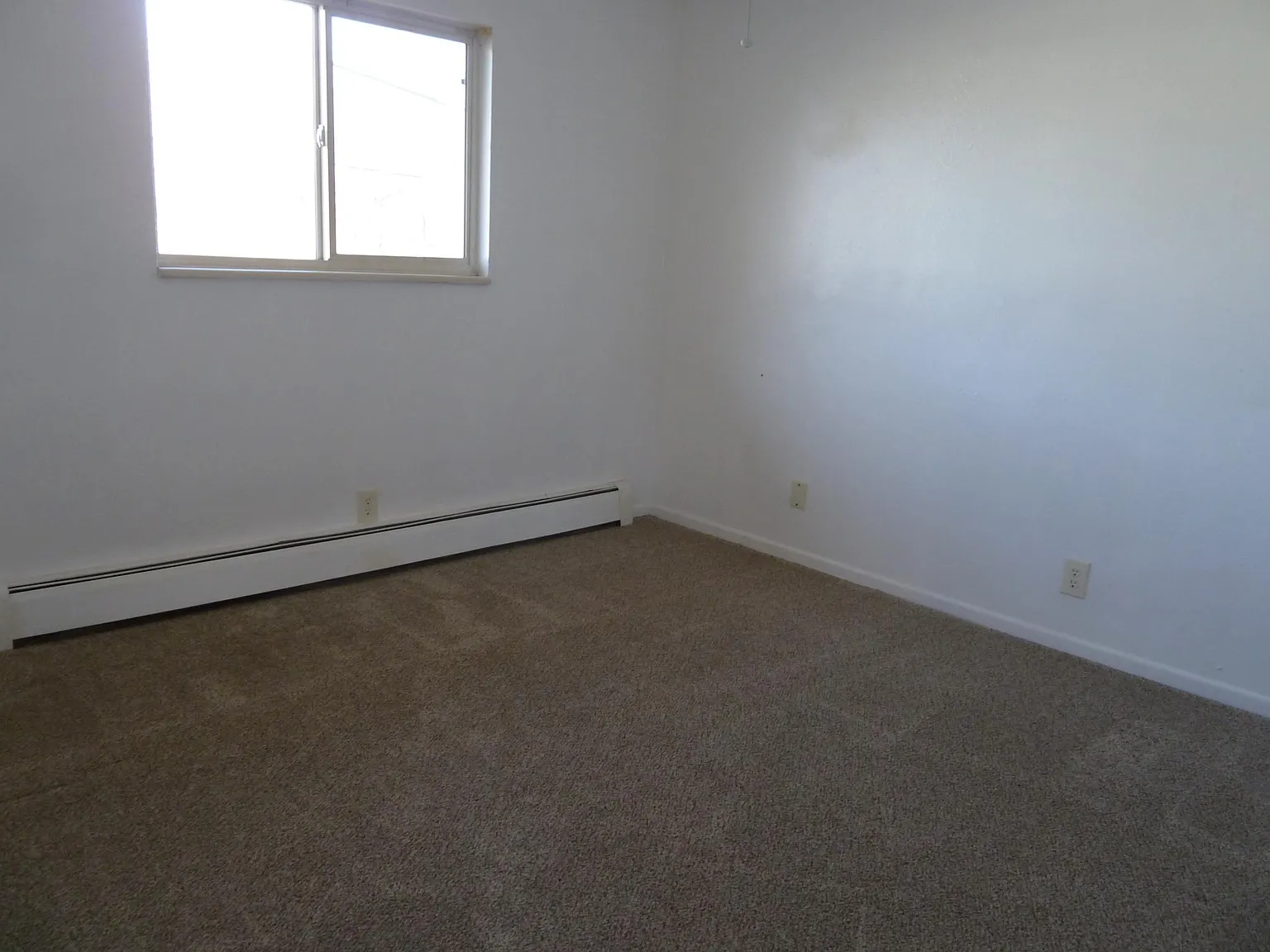 2 bed, 770 sqft, $825 — Photo 4