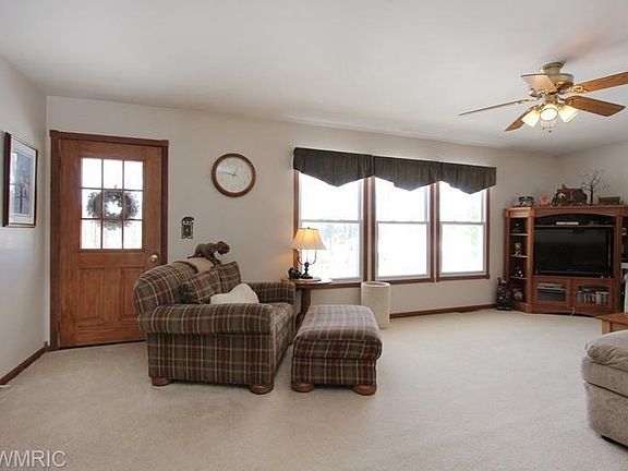 4th image of 15238 Larsen Ave NE