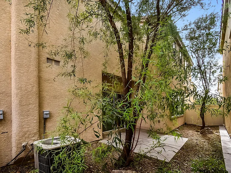 8553 Zelkova Ct — Photo 17