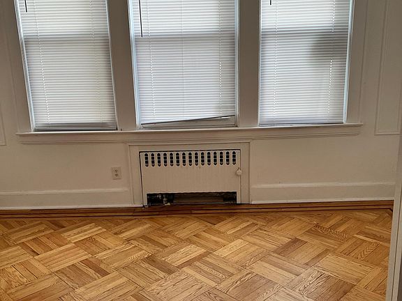 3rd image of 523 Beardsley Ave #1L