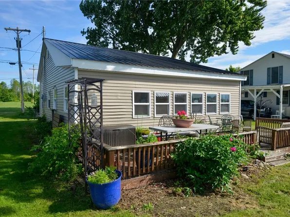 2220 Humphrey Ln, Cape Vincent, NY 13618