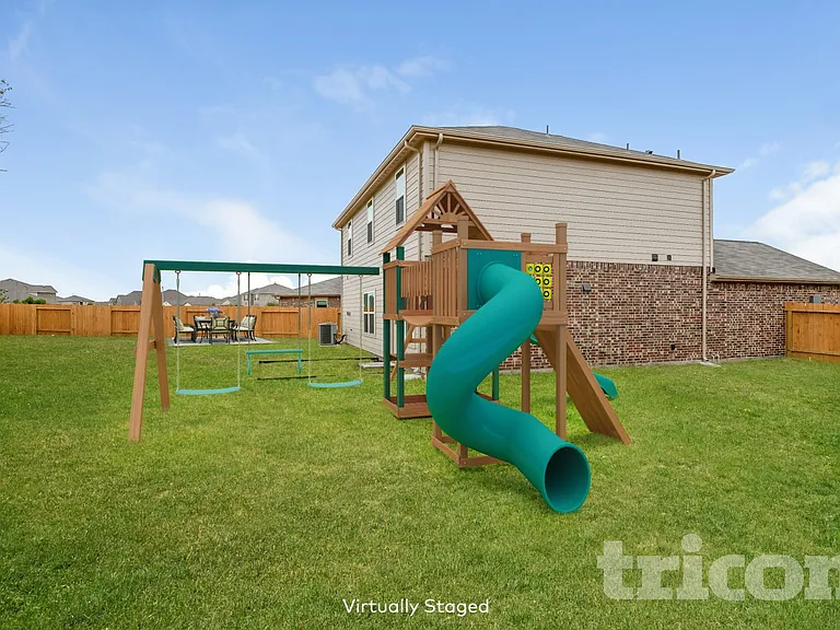301 Summer Horse Dr — Photo 15