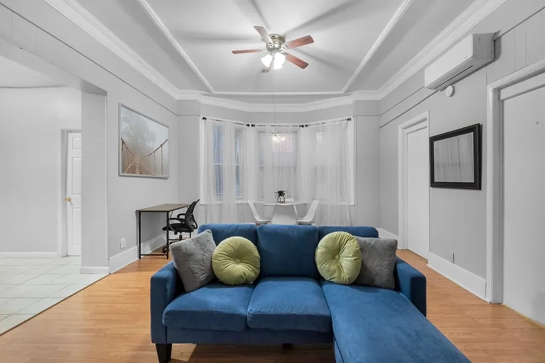 Building Photo - 4040 Spruce St #1F