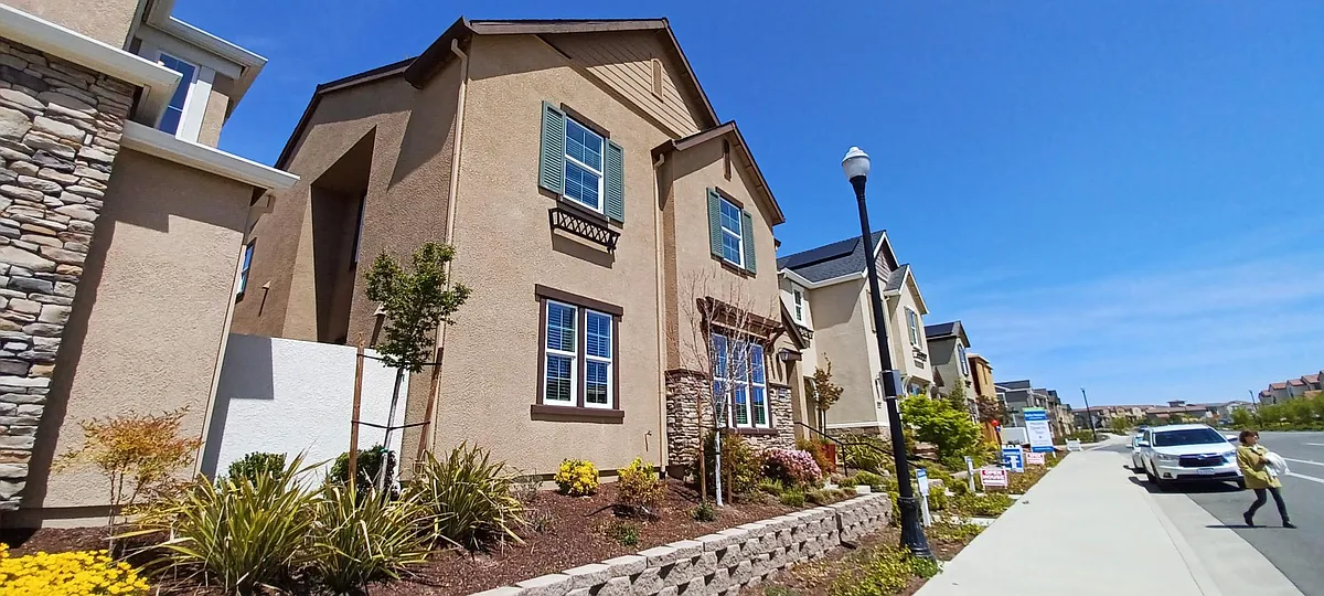 Photo 2 of 72 - 8870 Crimson Ridge Way - Roseville, CA Building Photo - 8870 Crimson Ridge Way