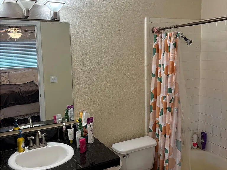 304 E 33rd St #9 — Photo 5