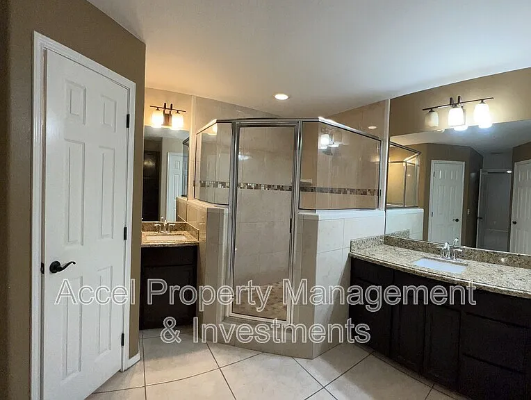 312 Kika De La Garza St — Photo 15