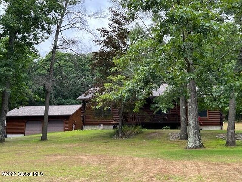 2nd image of 186 Oakleaf Circle