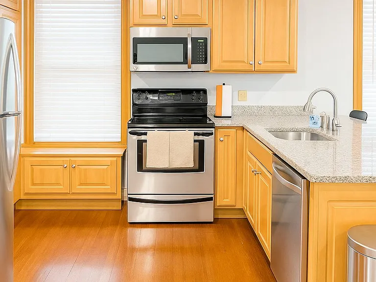 20 Berkeley Ave #4 — Photo 4