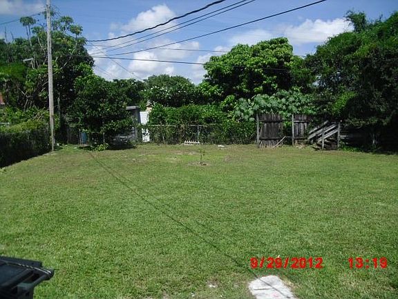 2nd image of 905 NW 121st St