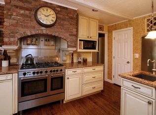 29 Airmont Ave, Mahwah, NJ 07430