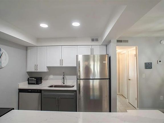 4th image of 12760 Indian Rocks Rd APT 1017