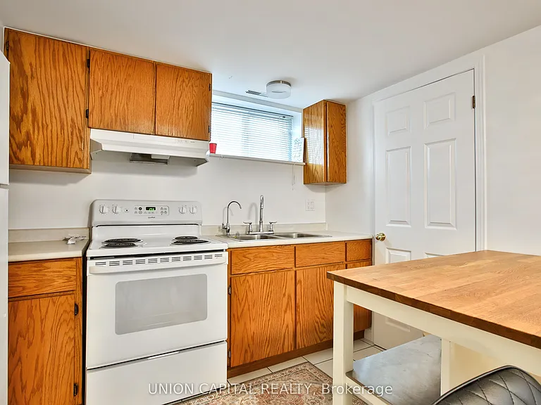 12 Newton Dr — Photo 18