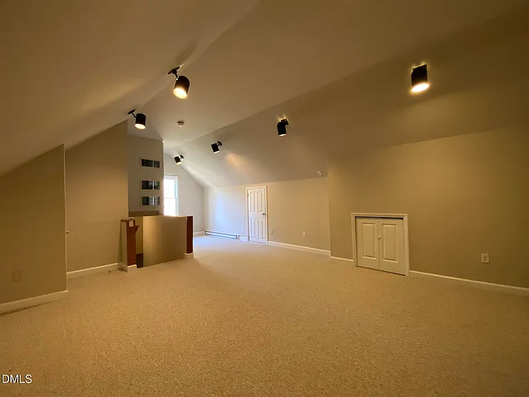 108 Flora Springs Dr — Photo 35