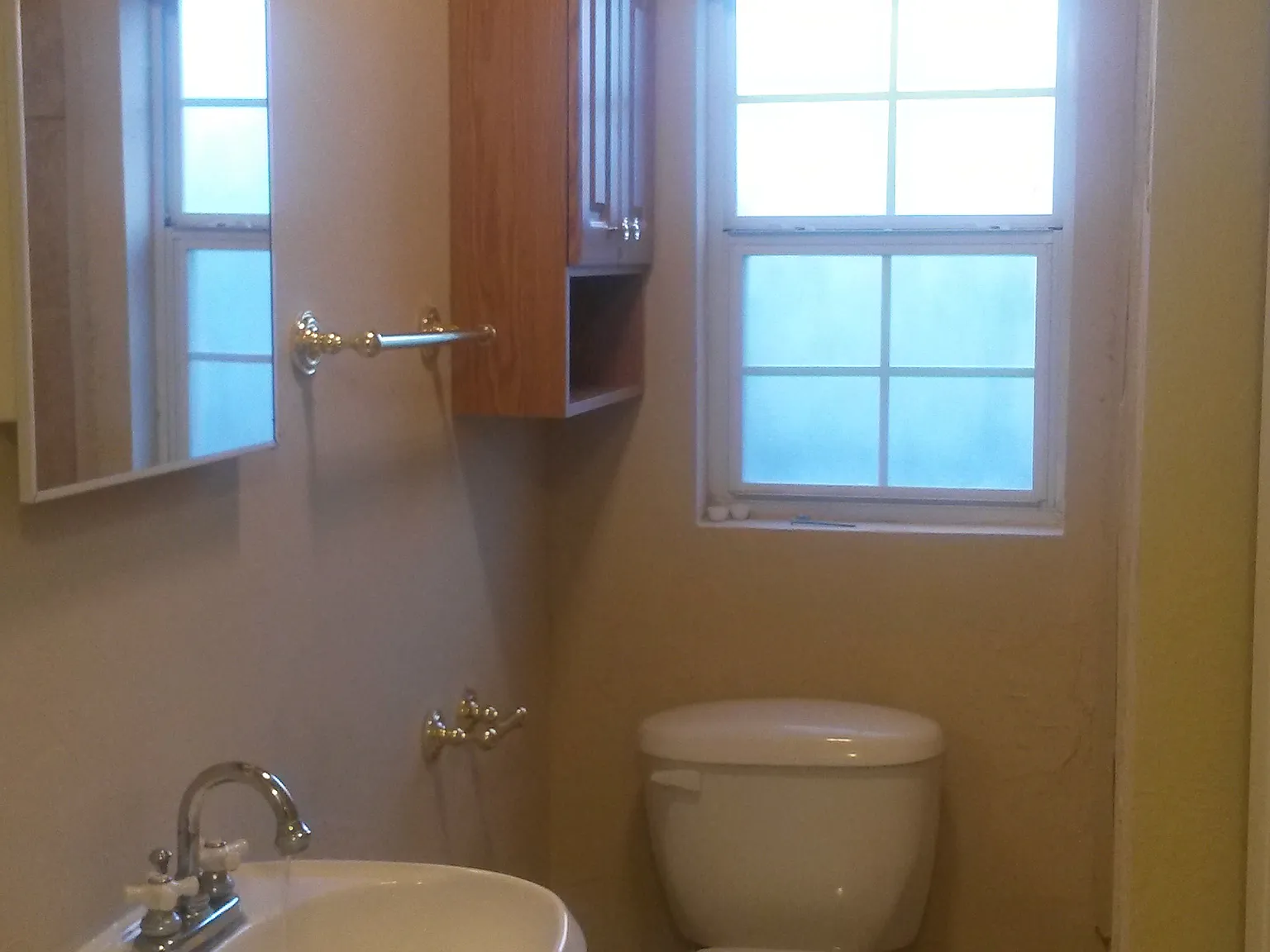 2 bed, 800 sqft, $855 — Photo 2