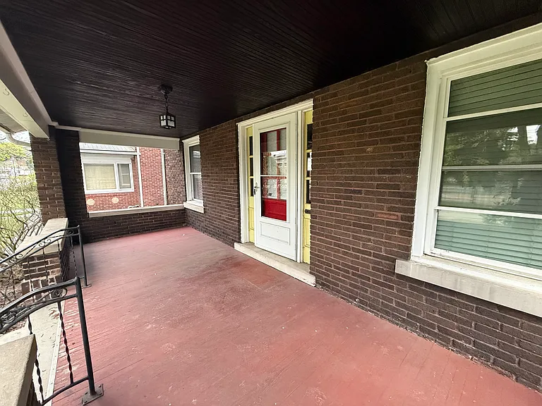 333 Laurel Blvd — Photo 13