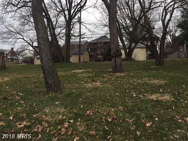 2nd image of 1023 View St