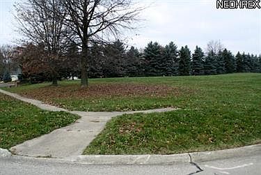 2nd image of 433 Meadow Ln