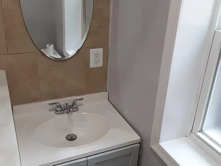 68 W Rockland St #2 — Photo 25