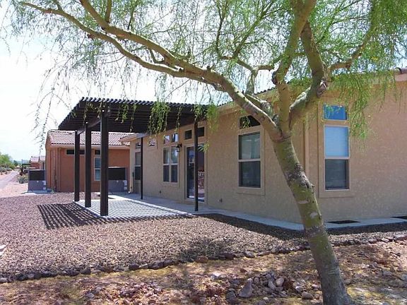 Outdoor entertaining area