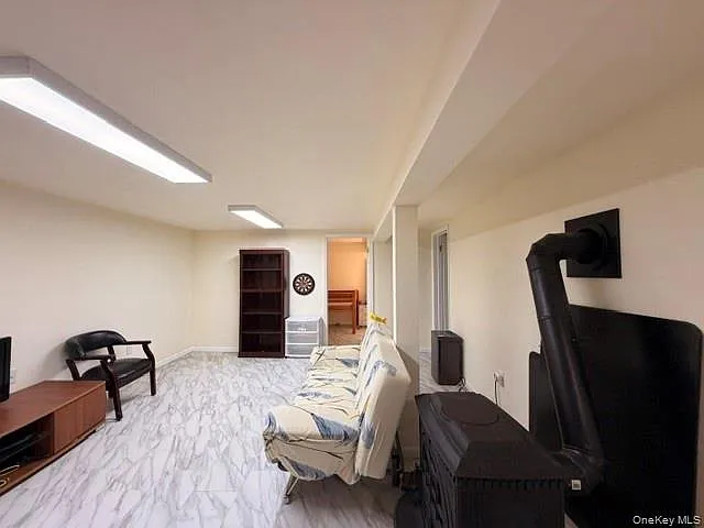 3 bed, 1.0 bath, 1056 sqft, $2,500 — Photo 4