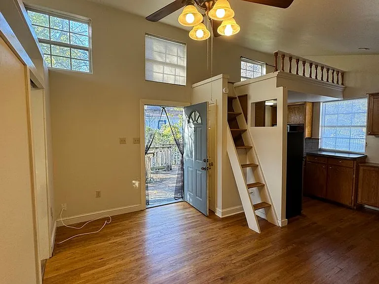 3275 Ivanhoe St — Photo 4