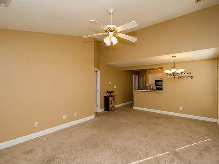 227 Caldwell Cir — Photo 9