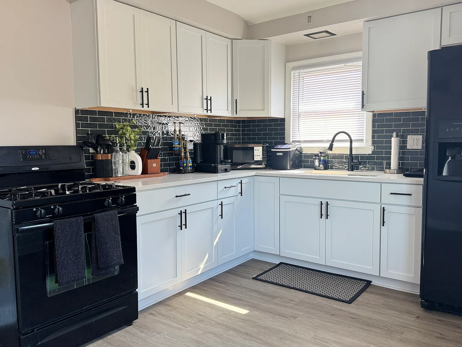2 bed, 1200 sqft, $2,000 — Photo 3