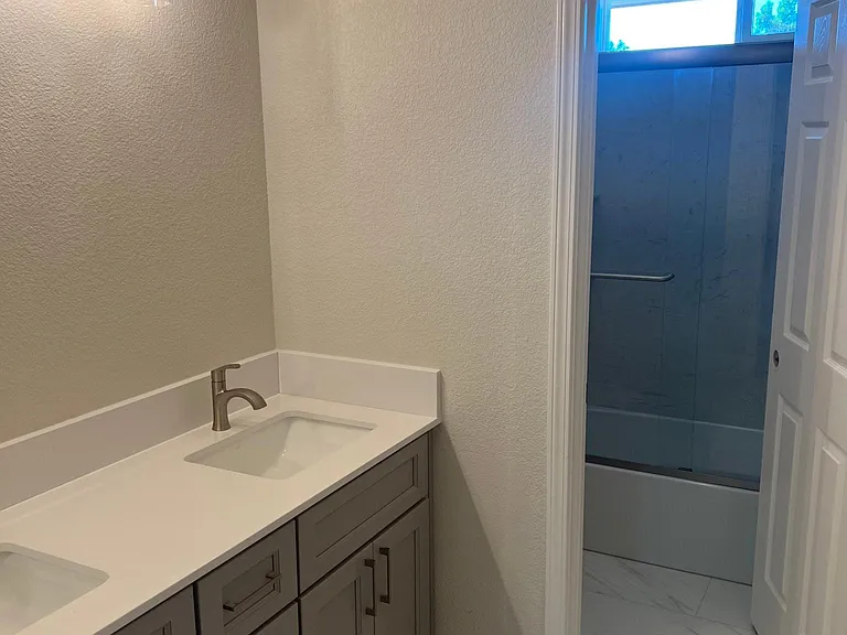 2454 Whispering Oaks Dr — Photo 14