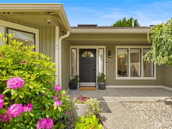 14821 104th Avenue NE, Bothell, WA 98011