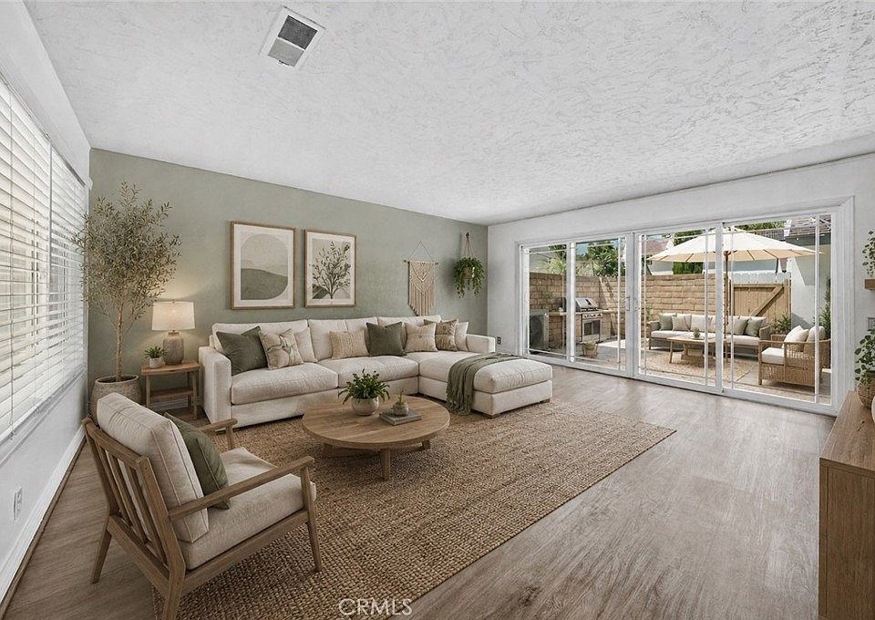 1st image of 29616 Oakwood Ct