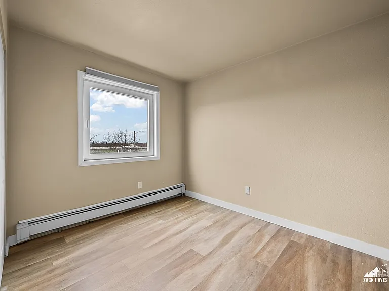 618 Gambell St #11 — Photo 40