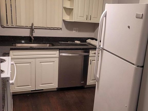 3rd image of 46101 Allenton Dr