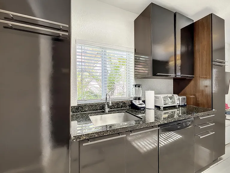2700 SW 36th Ave #D — Photo 5