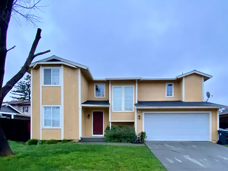 130 Paradise Dr — Photo 1