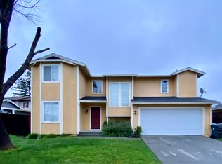 130 Paradise Dr, Napa, CA 94558