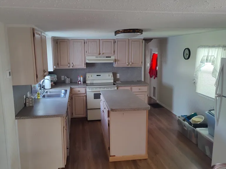 5 John F Kennedy St #5 — Photo 3