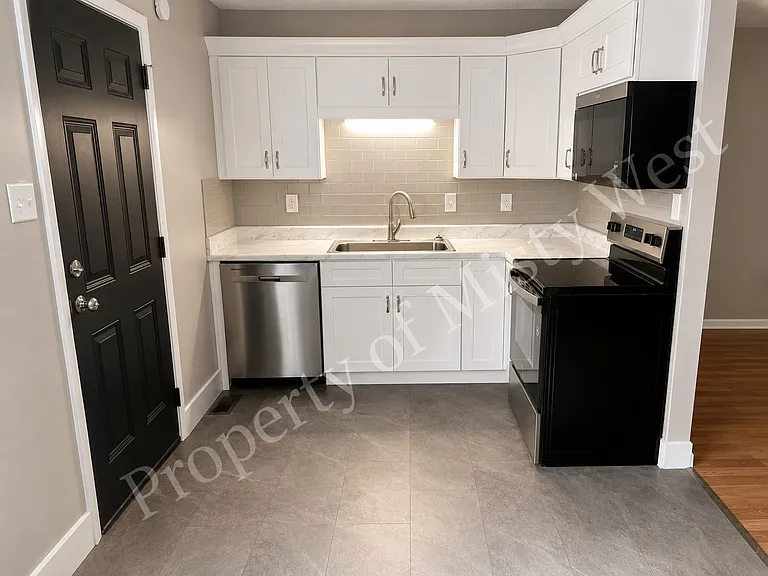 290 Gaut St NE — Photo 2
