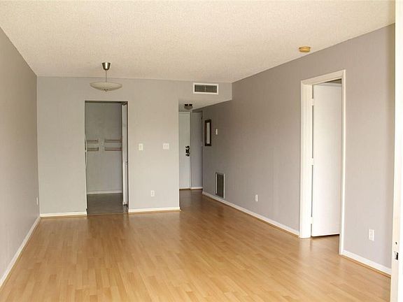 5th image of 4276 NW 89 Avenue #205