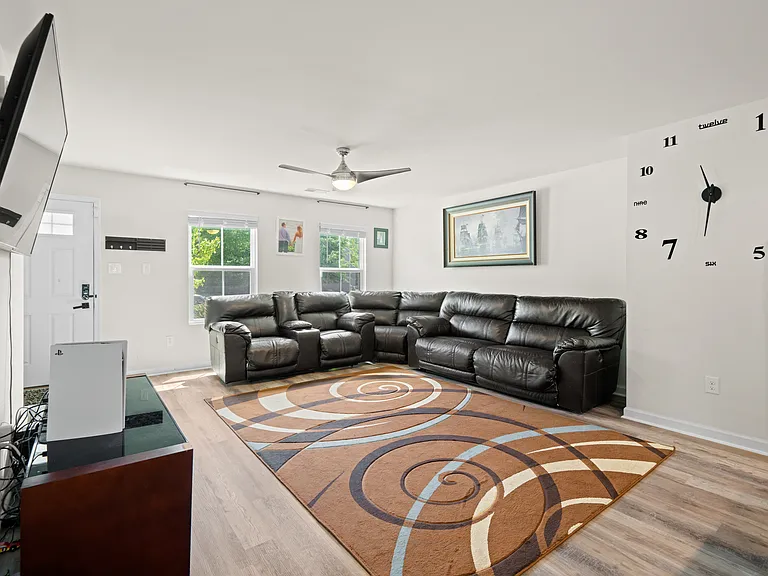 21012 Baileys Grove Dr — Photo 4