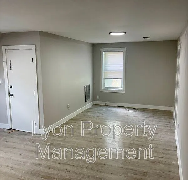 1225-1227 Warren Ave #3 — Photo 9