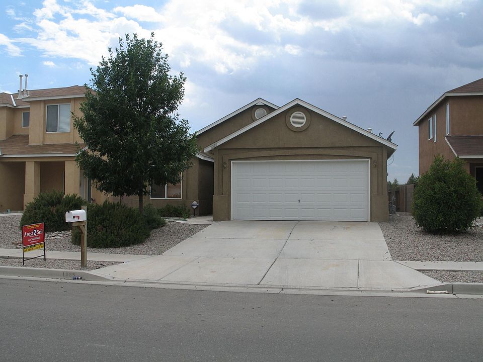 2nd image of 1085 Avenida Esplendida NW