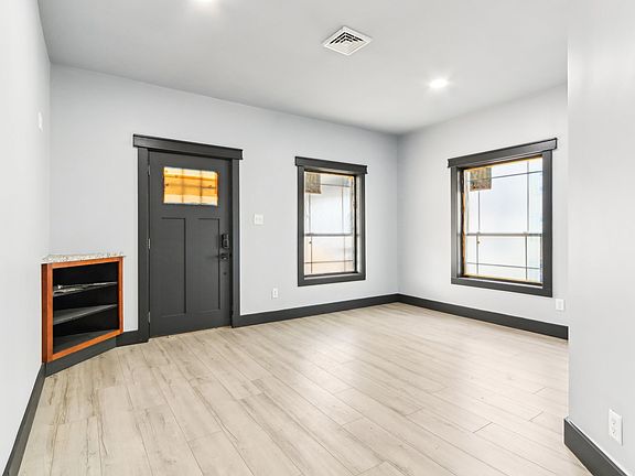 4th image of 3707 N Kenwood Ave