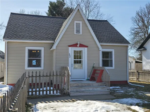 302 Wisconsin Avenue, Cameron, WI 54822