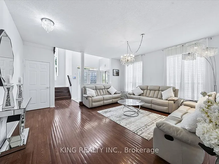76 Blackburn Dr — Photo 8