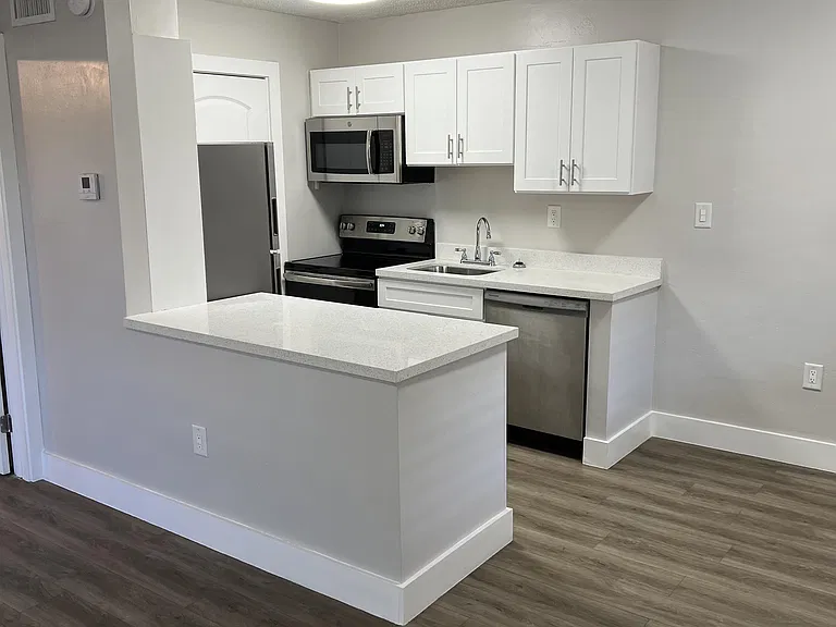 1500 NE 50th Ct — Photo 1